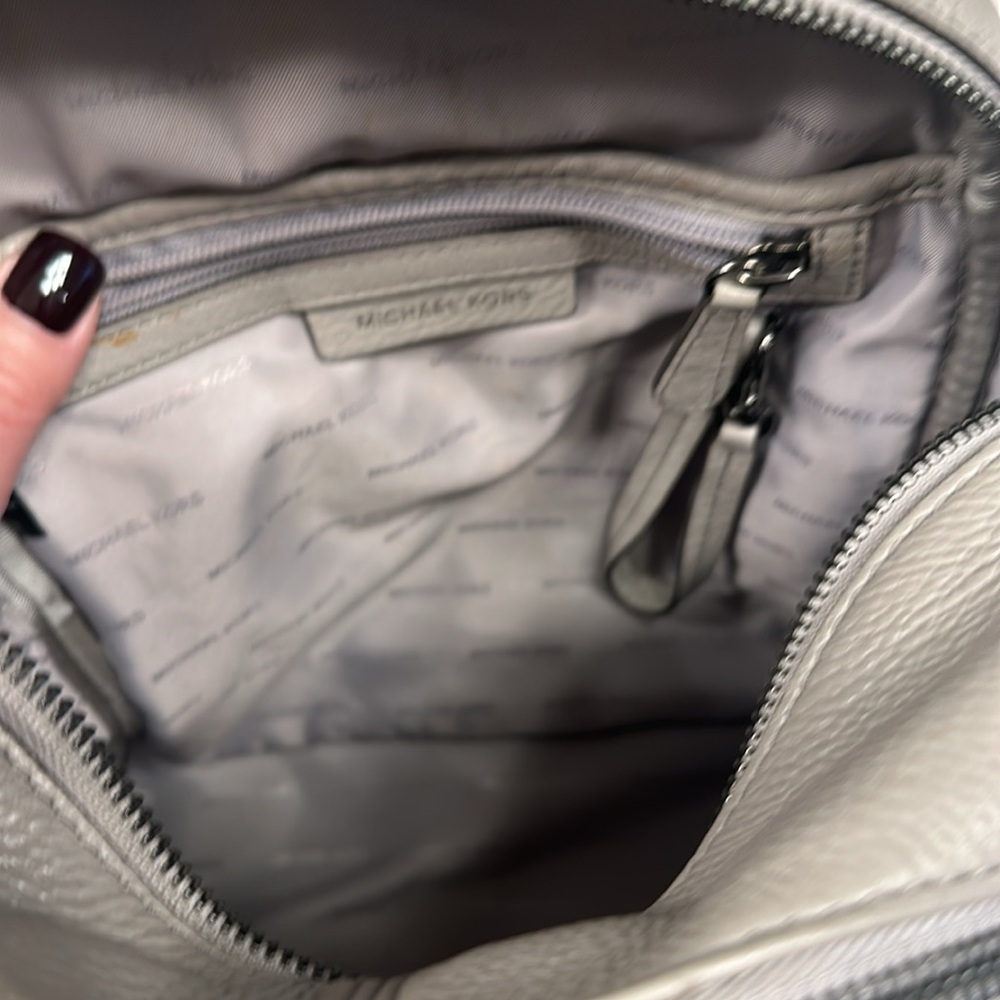Michael Kors Rhea, elephant gray backpack bag with gunmetal zippers - Picture 5 of 14